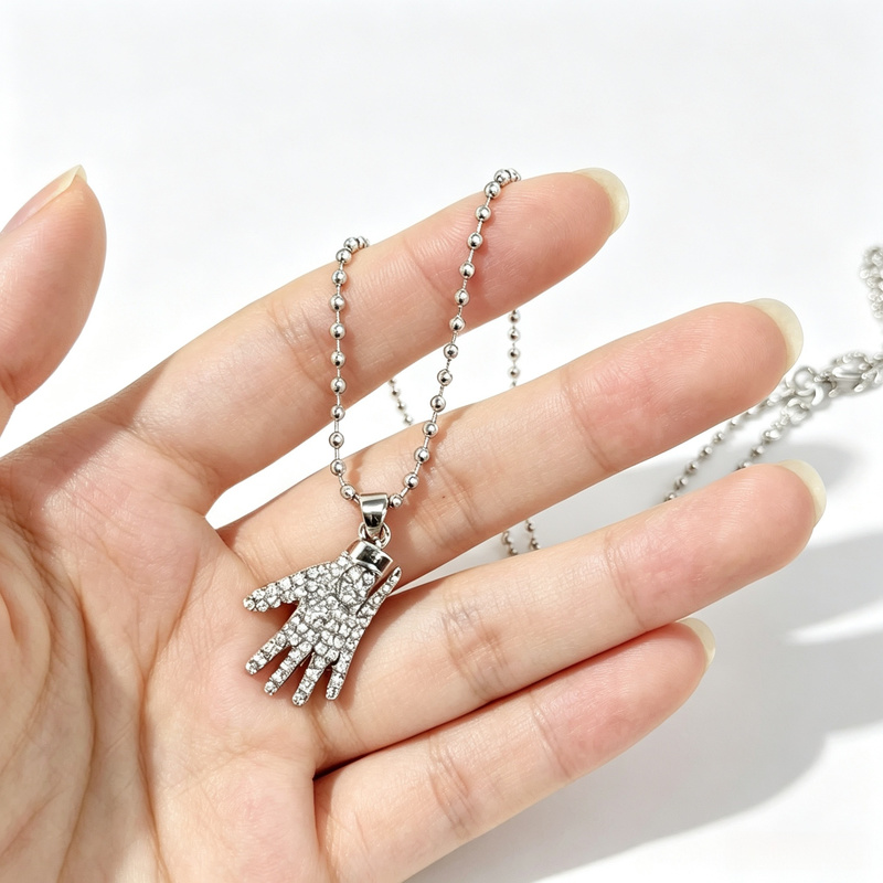 Full Diamond Michael Jackson G - Anime Pendant Necklace 评论和价格