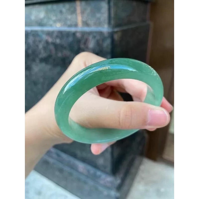 Elegant oil- jadeite  ice-waxy - Bracelets 评论和价格