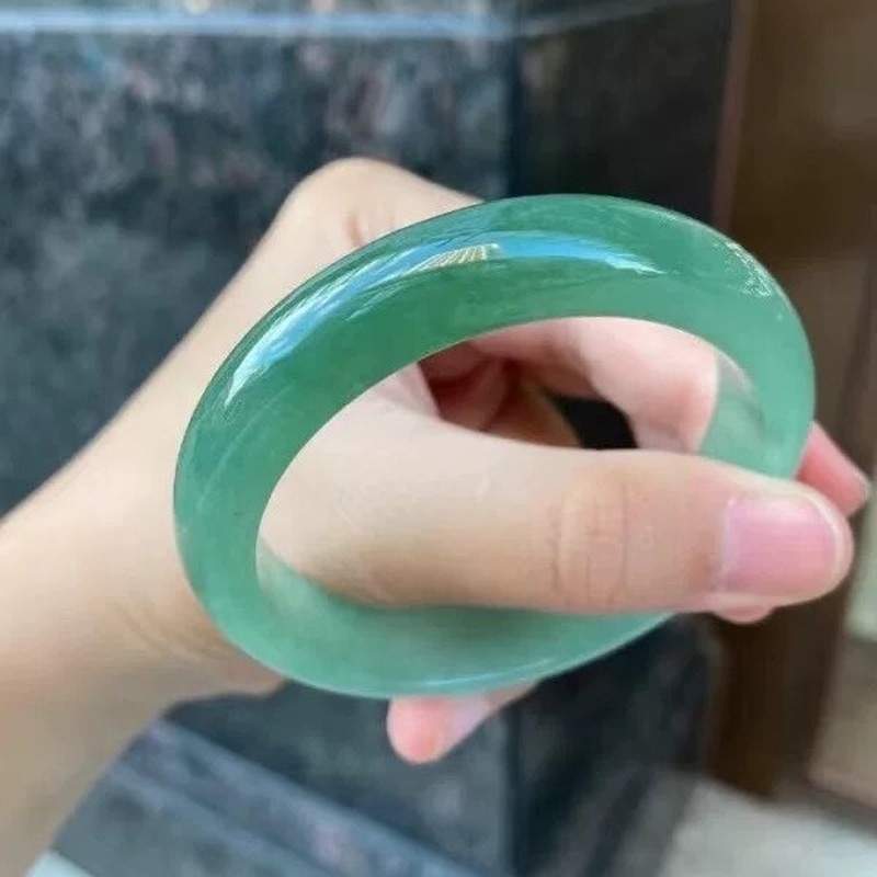 Elegant oil- jadeite  ice-waxy - Bracelets 评论和价格