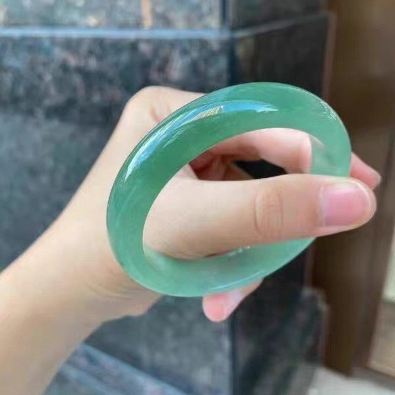 Elegant oil- jadeite  ice-waxy - Bracelets 评论和价格